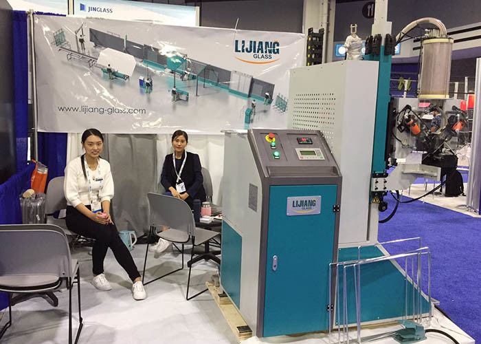 La macchina di rifornimento disseccante può raggiungere automaticamente automaticamente le azioni dei luoghi di perforazione nei telai del distanziatore