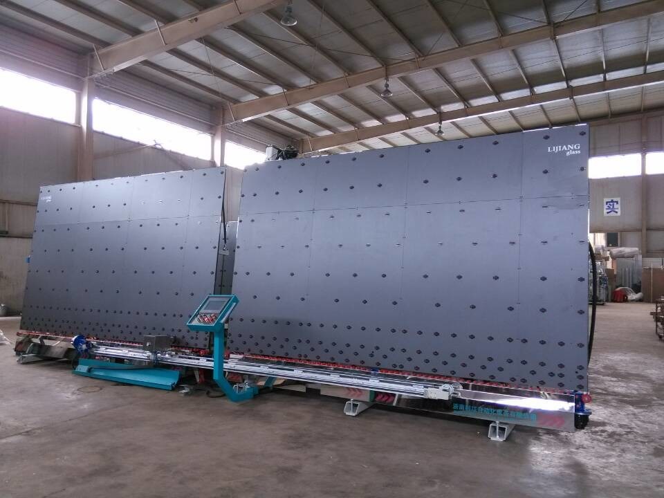 Linea di produzione di vetro d'isolamento verticale/servomotori d'isolamento del robot 8 di vetro di sigillamento