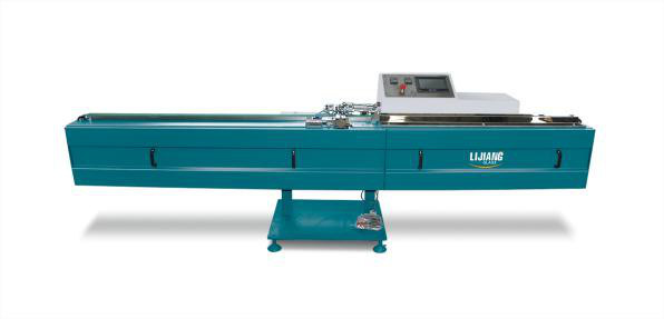 Il tipo di macchina butilica dell'espulsore LJTB01 è usato per la diffusione delle strutture di alluminio del distanziatore anche con il butile caldo della colata.