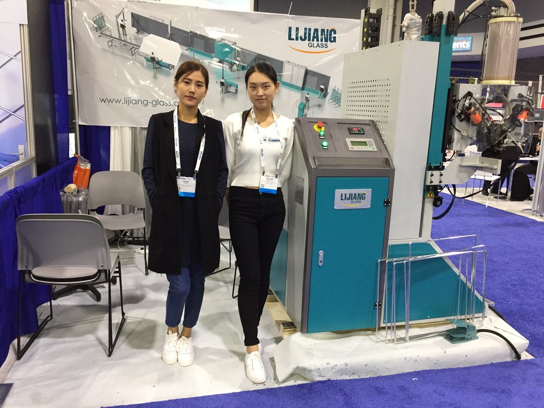 La macchina di rifornimento disseccante può raggiungere automaticamente automaticamente le azioni dei luoghi di perforazione nei telai del distanziatore,