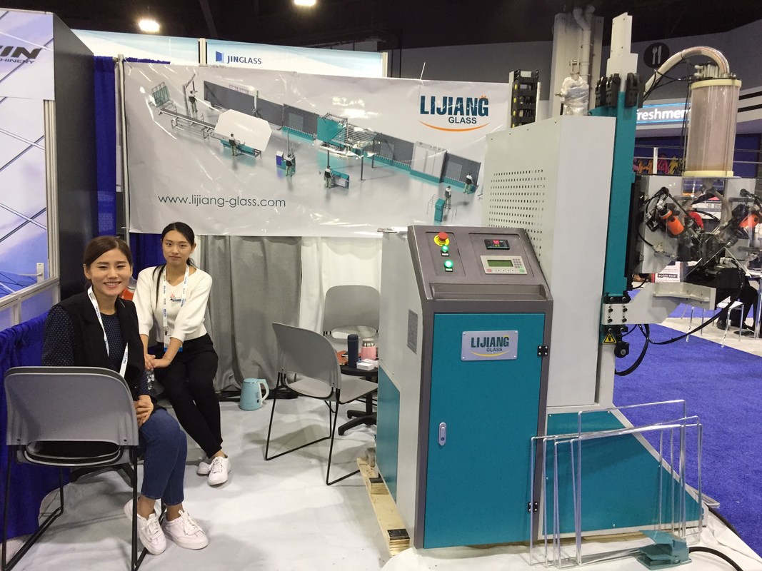 La macchina di rifornimento disseccante LJGZ2020 può raggiungere automaticamente automaticamente le azioni dei luoghi di perforazione nel telaio del distanziatore