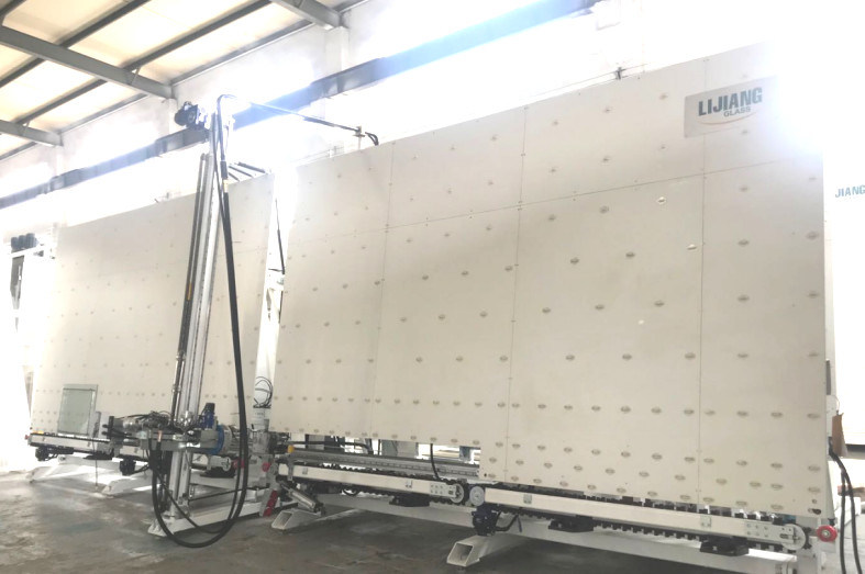 Macchina di vetro d'isolamento automatica del robot di sigillamento per 3 o 4 - vetro di punto parteggiato