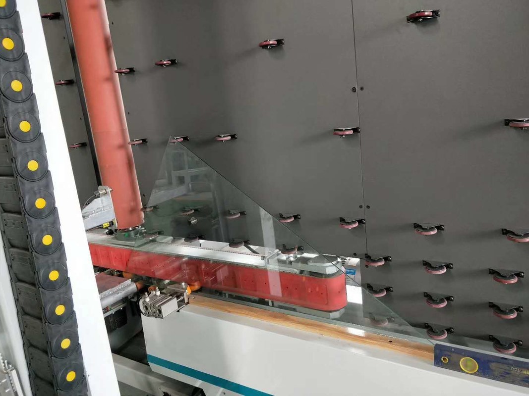 Macchina per la frantumazione bassa automatica del bordo del film di vetro E per la soppressione del film basso di E