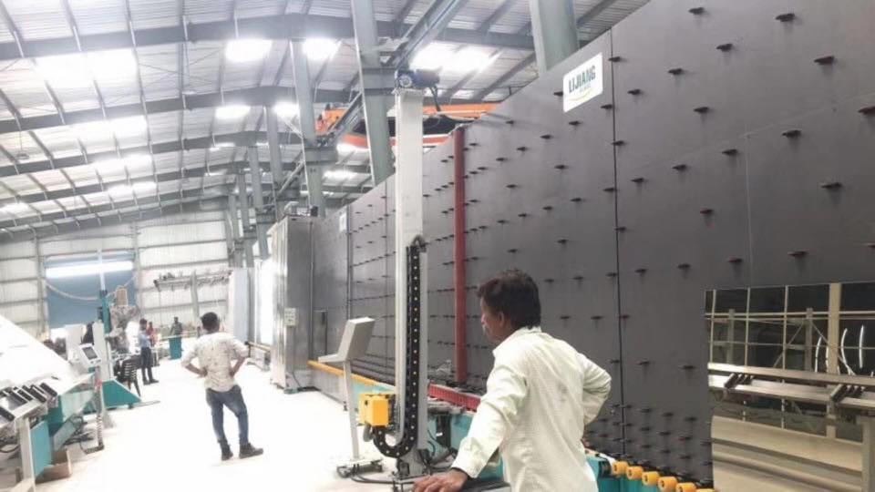 Macchina per la frantumazione bassa automatica del bordo del film di vetro E per la soppressione del film basso di E