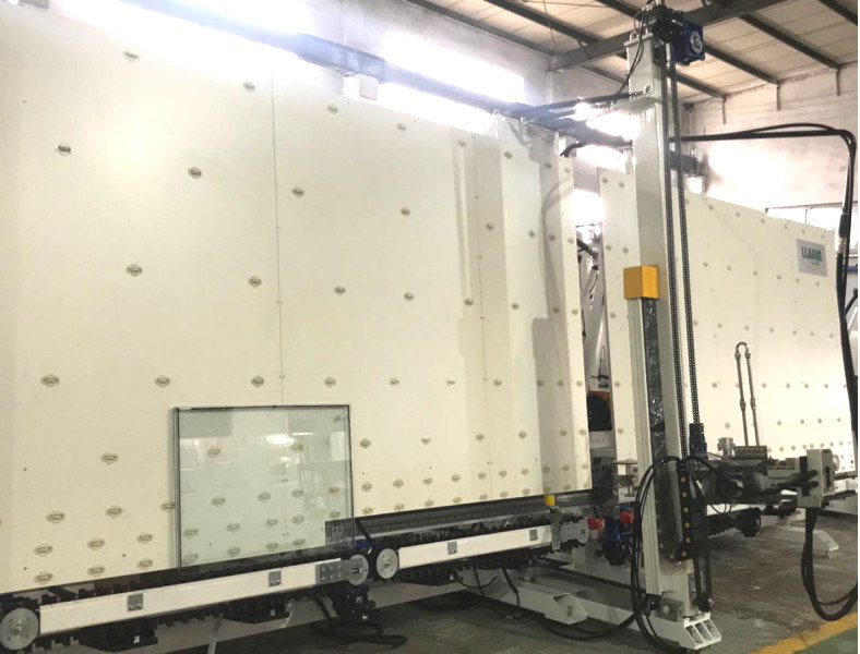 Espulsore di vetro d'isolamento automatico della gomma di silicone per l'isolamento dell'elaborazione di vetro utilizzata nella macchina d'isolamento di vetro