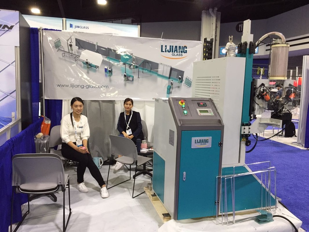 Linea di produzione di vetro d'isolamento potente macchina di rifornimento disseccante automaticamente nei telai del distanziatore