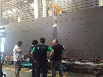 Robot automatico pieno di sigillamento per il vetro di vetro ed a forma di d'elaborazione e fatto un passo d'isolamento di vetro