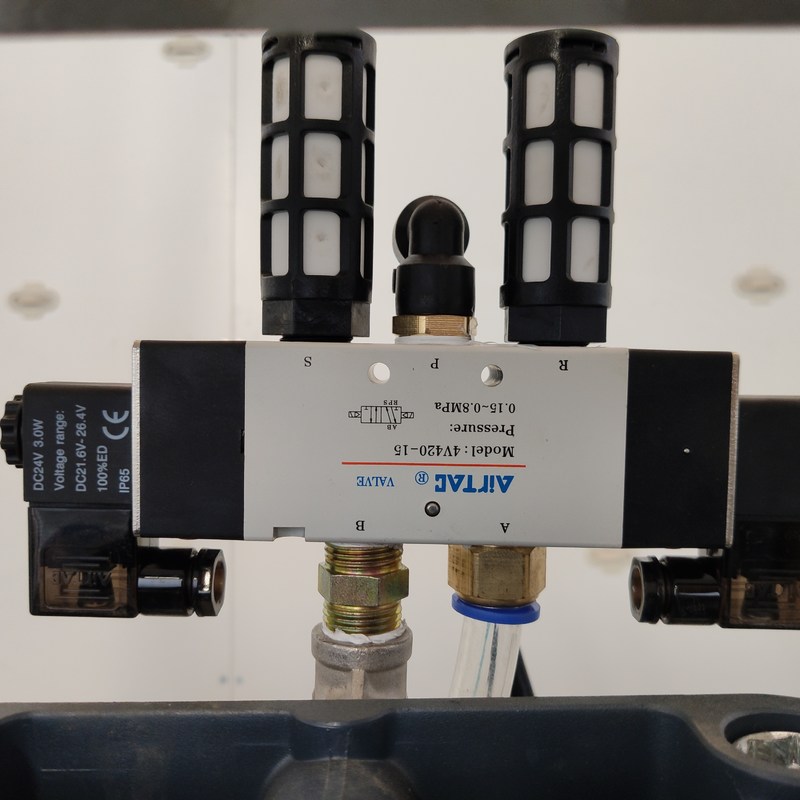 Linea di produzione di vetro d'isolamento di vetro del doppi vetri del CE W24mm con il robot di sigillatura