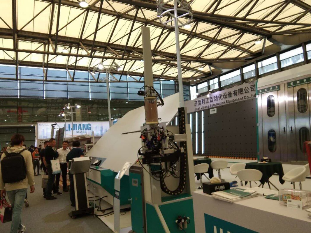 Due pezzi di IGU 19mm di vetro della linea di produzione d'isolamento una volta riempita di gas dell'argon