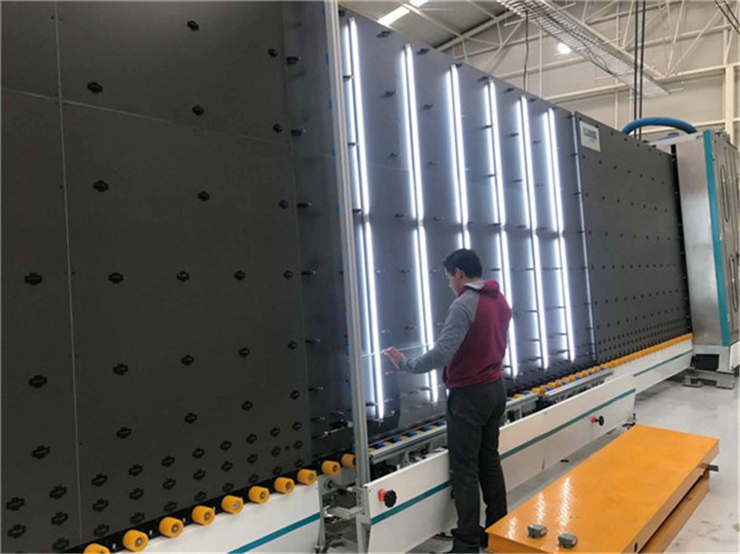 linea di produzione di vetro d'isolamento piana di 3-15mm con le spazzole molli basse di lavaggio di 3 paia E