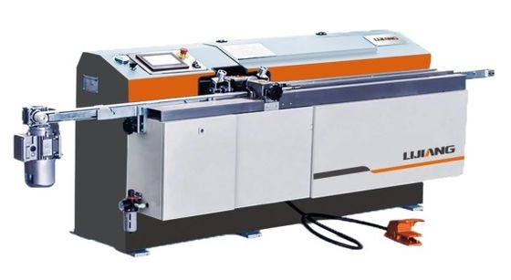 Macchina automatica per l'estrusione del butile LJTB01