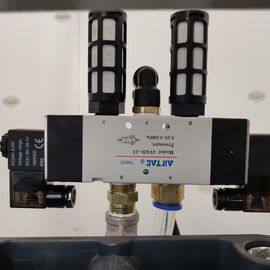 Il CNC ha isolato la macchina di rivestimento di vetro vuota di vetro del robot di sigillamento con il touch screen ad alta definizione